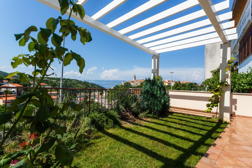 Villa Mirela Apartment Vrbnik Exterior photo