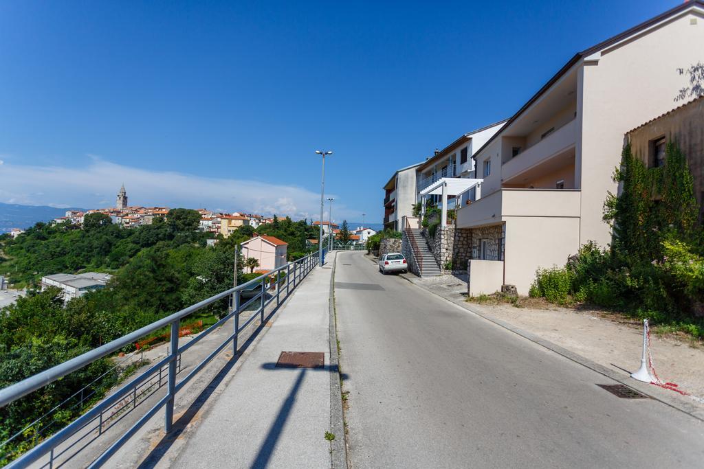Villa Mirela Apartment Vrbnik Exterior photo