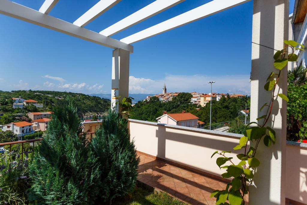 Villa Mirela Apartment Vrbnik Exterior photo