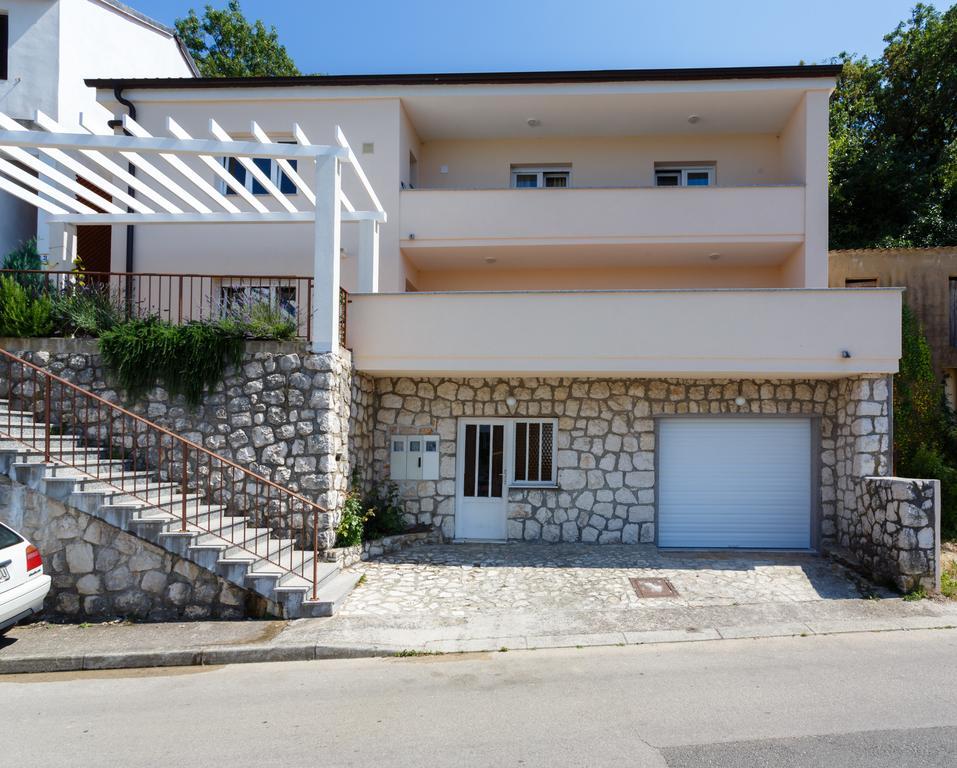 Villa Mirela Apartment Vrbnik Exterior photo