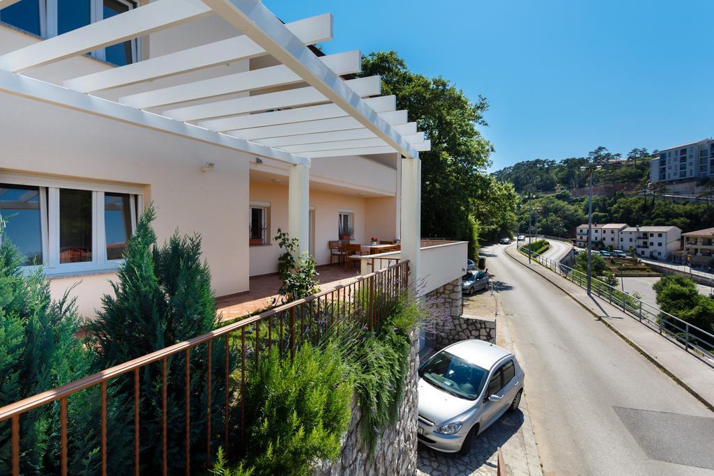 Villa Mirela Apartment Vrbnik Exterior photo