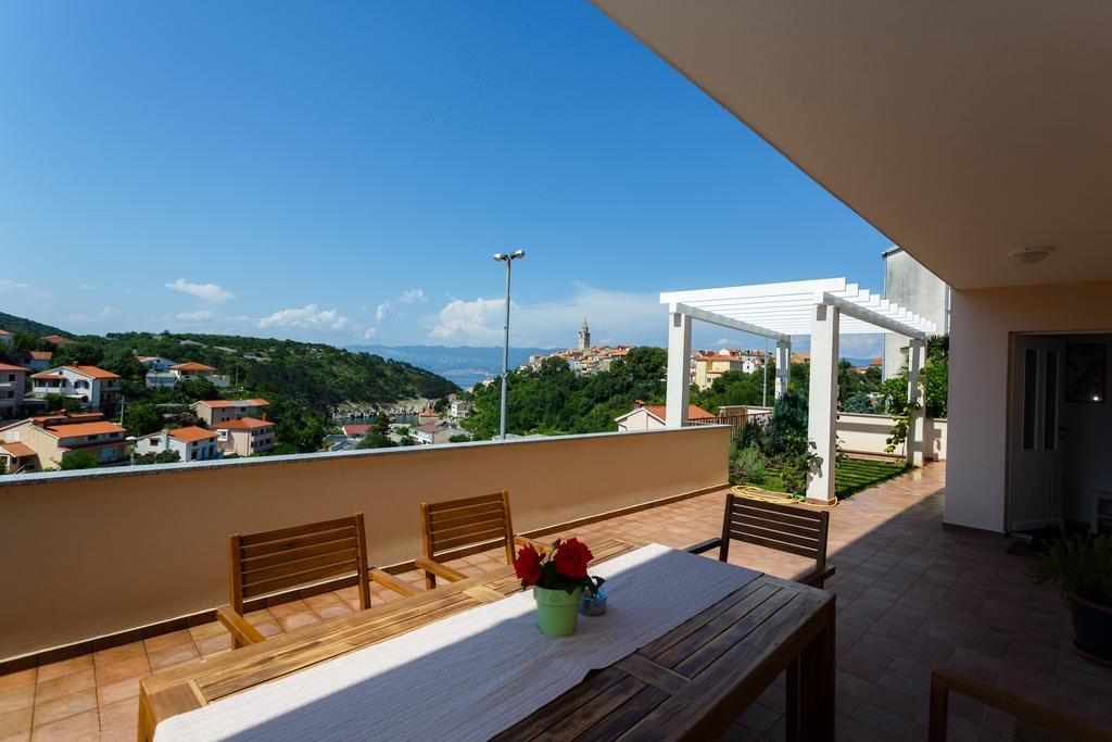 Villa Mirela Apartment Vrbnik Exterior photo